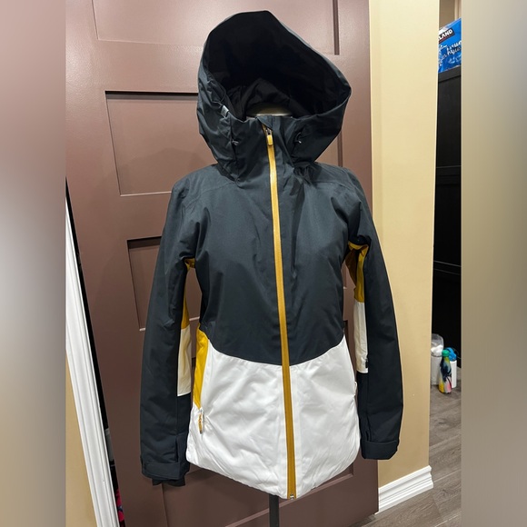 SOLD - Roxy snow jacket - Picture 2 of 11